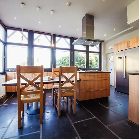 Le Manoir *